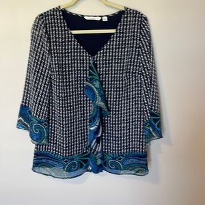 Isaac Mizrahi Live Printed Navy Blue Blouse wit Ruffle, Size M